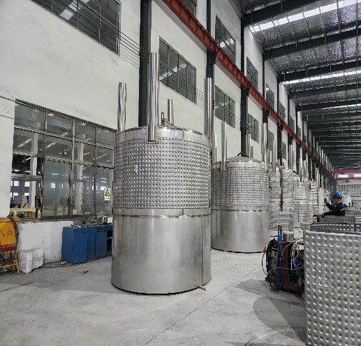 Sanitary tanks and blending